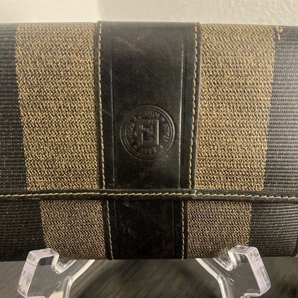 Vintage Fendi Wallet w/Key ring - Picture 2 of 8